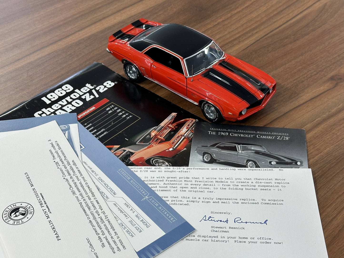 Franklin Mint Chevrolet Camaro Z/28 1969 – 1/24 Diecast Orange/Black