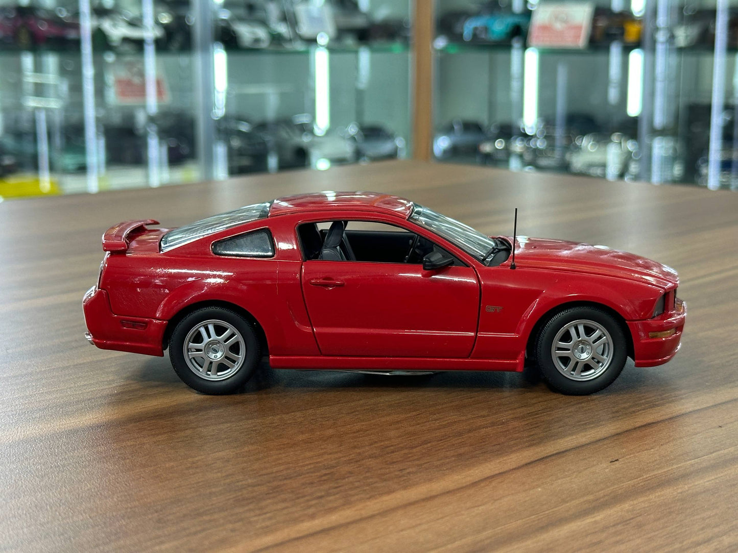 Franklin Mint Ford Mustang GT 2005 – 1/24 Diecast Red
