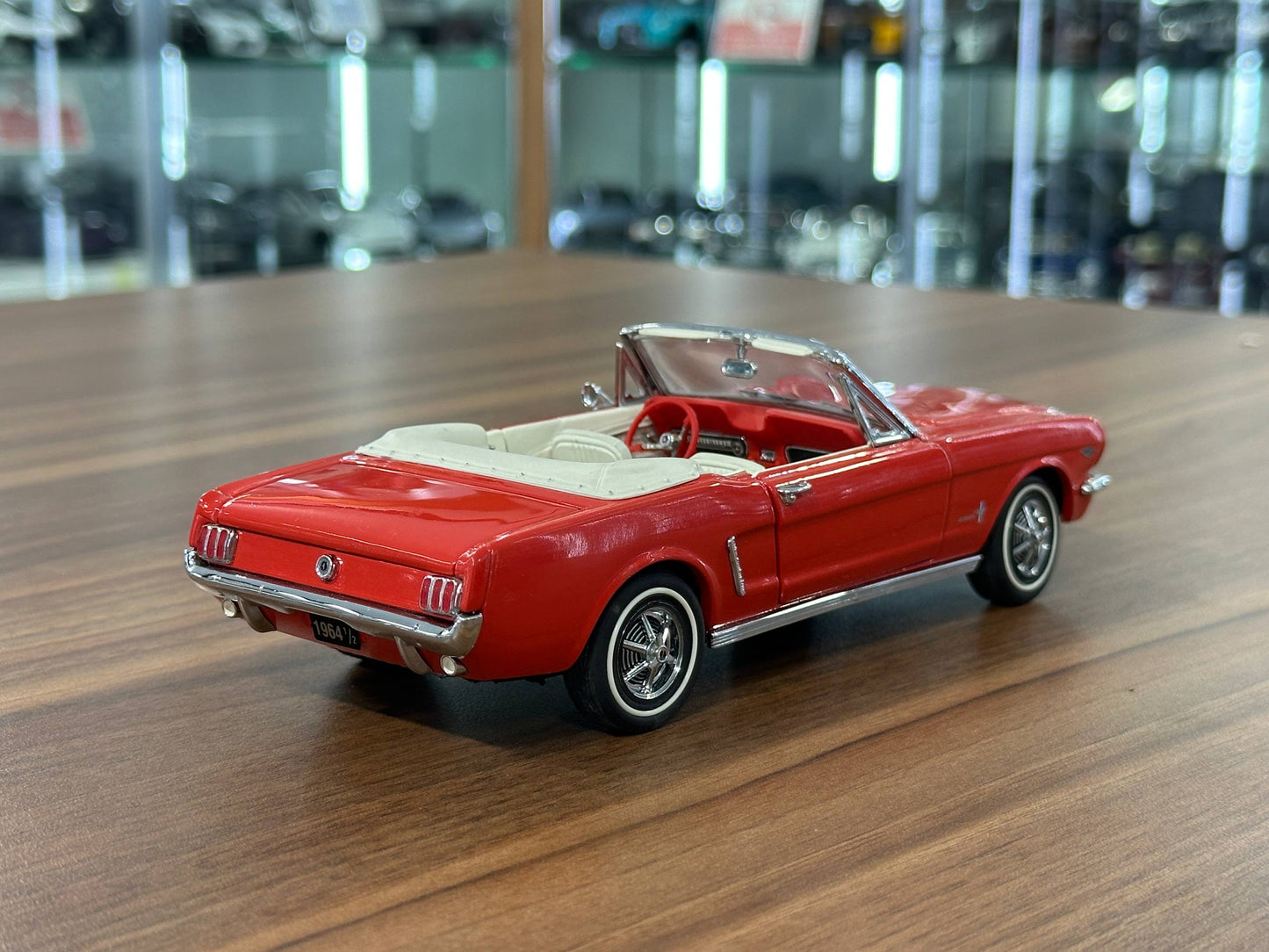Franklin Mint Ford Mustang Convertible 1964 – 1/24 Diecast Red