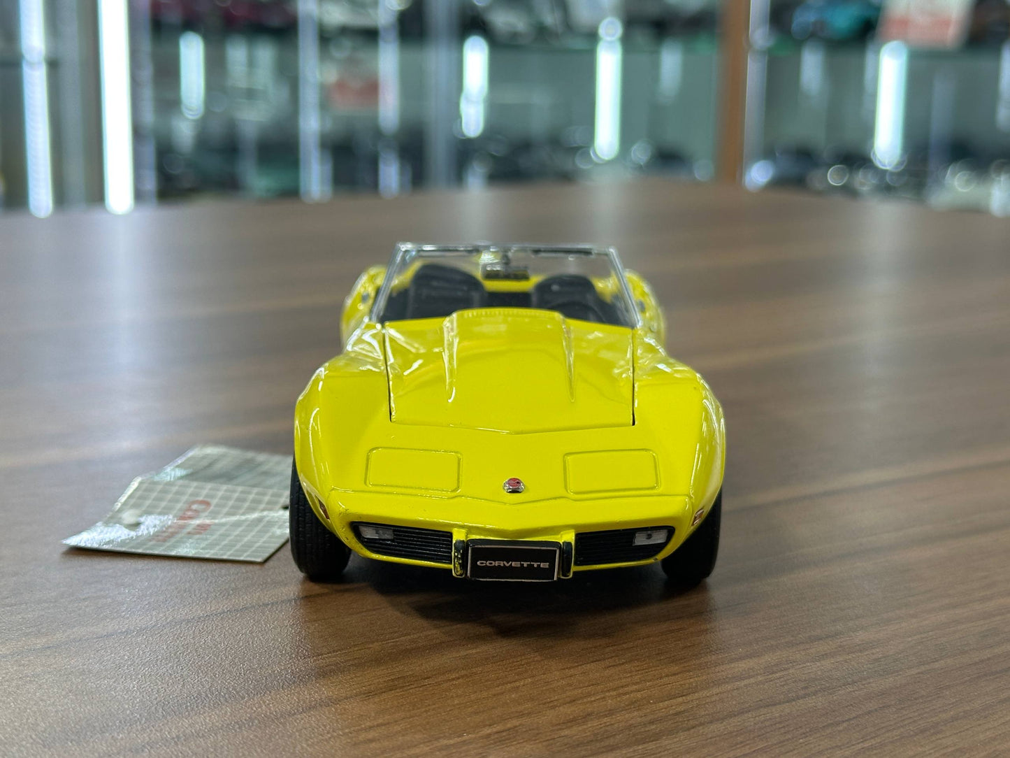 Franklin Mint Chevrolet Corvette Convertible 1975 – 1/24 Diecast Yellow
