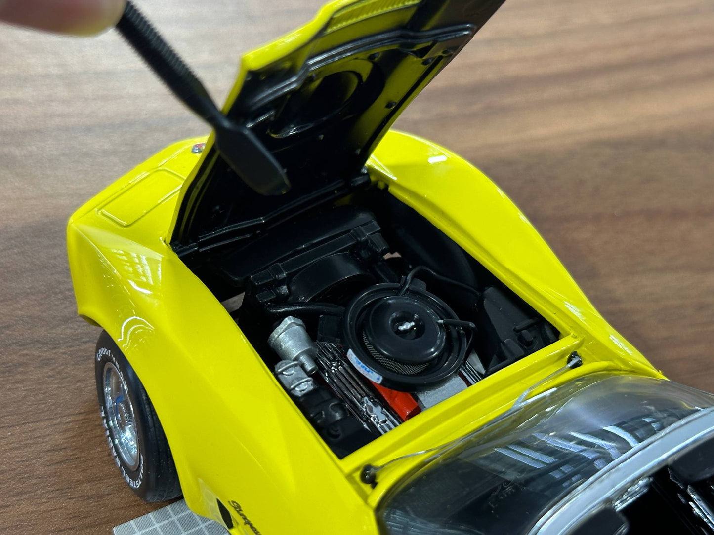 Franklin Mint Chevrolet Corvette Convertible 1975 – 1/24 Diecast Yellow