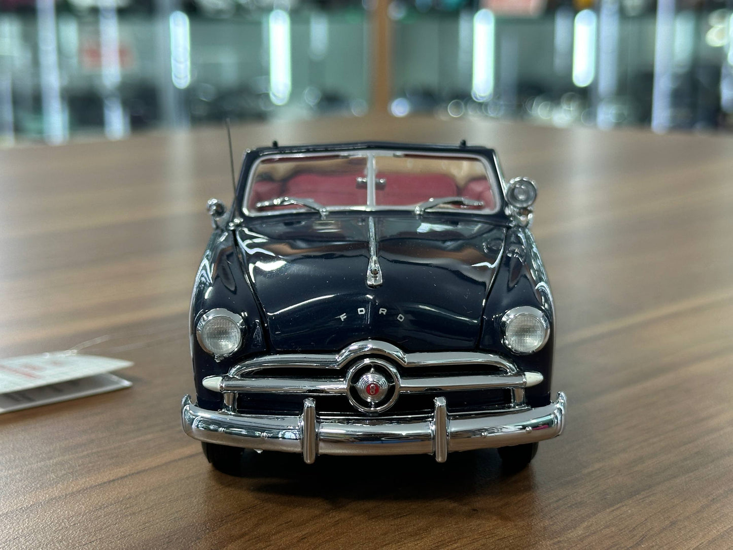 Franklin Mint Ford Custom 1949 – 1/24 Diecast Dark Blue