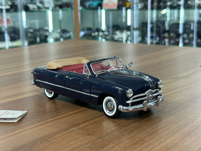 Franklin Mint Ford Custom 1949 – 1/24 Diecast Dark Blue
