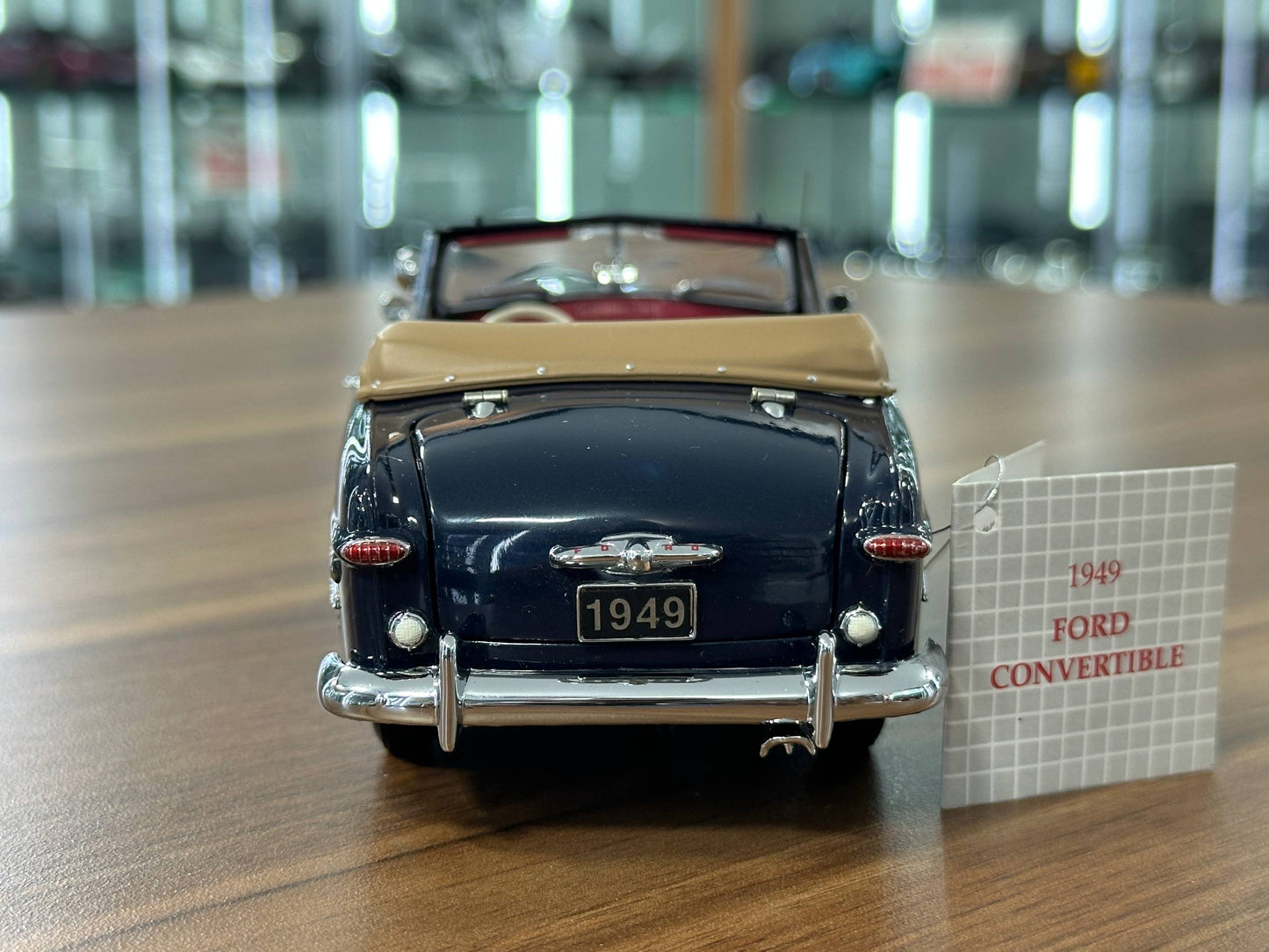 Franklin Mint Ford Custom 1949 – 1/24 Diecast Dark Blue