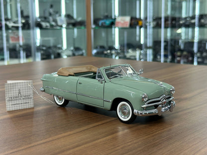 Franklin Mint Ford Custom Convertible 1949 – 1/24 Diecast Light Green (Limited Edition)