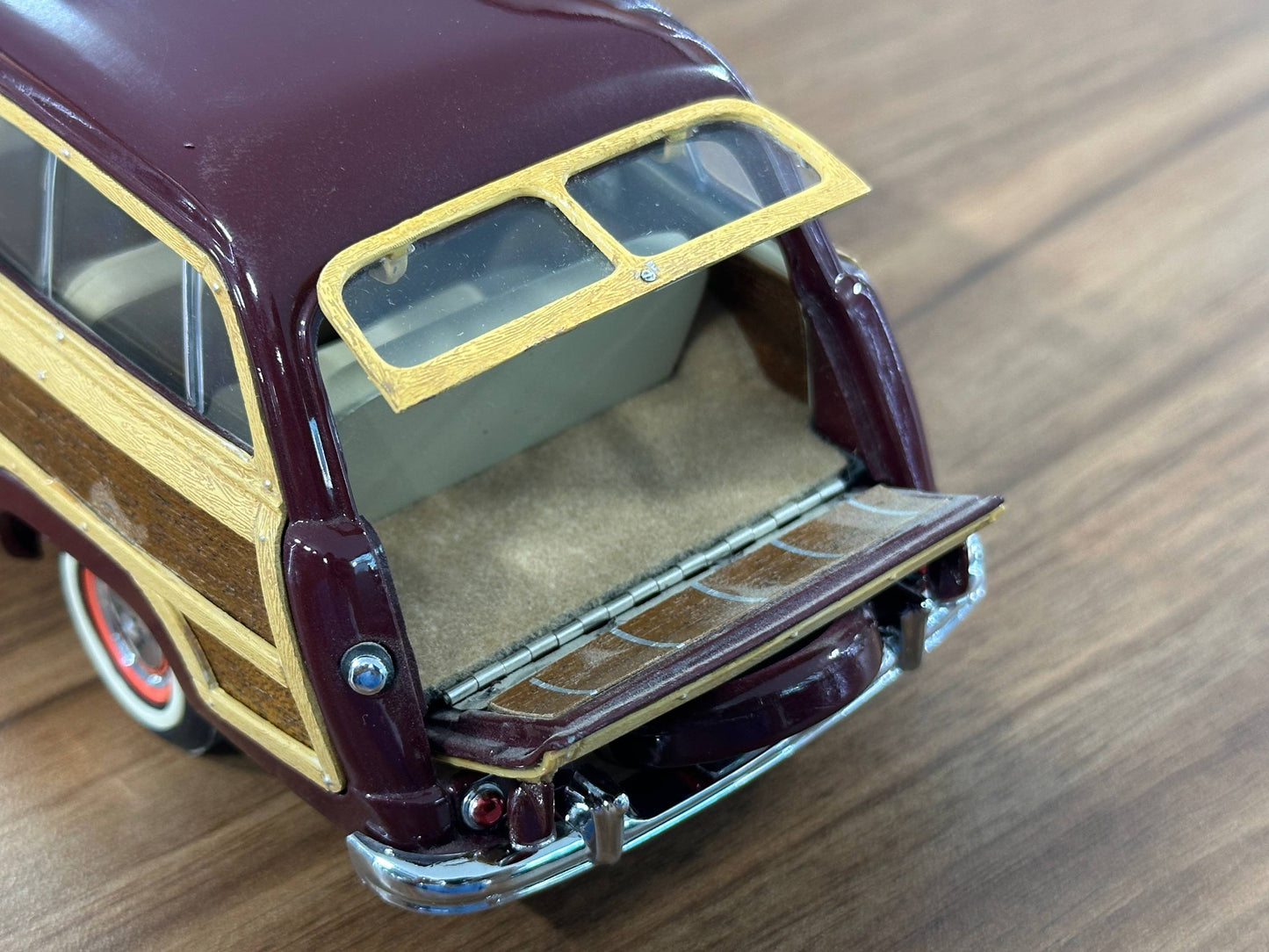 Franklin Mint Ford Woodie Wagon 1949 – 1/24 Diecast Burgundy with Wood Panel