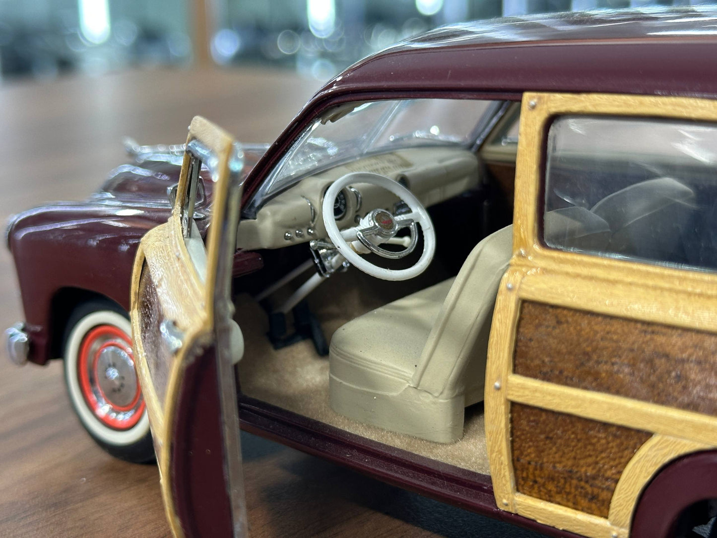 Franklin Mint Ford Woodie Wagon 1949 – 1/24 Diecast Burgundy with Wood Panel