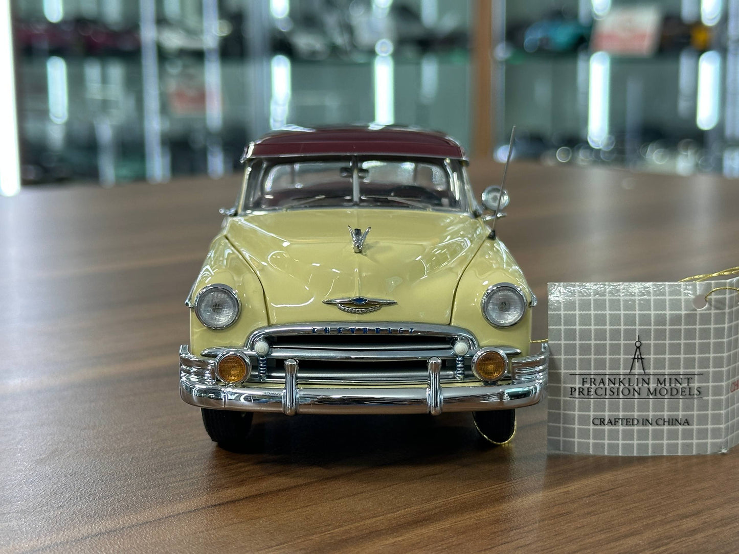 Franklin Mint Chevrolet Bel Air 1950 – 1/24 Diecast Cream/Burgundy Two Tone
