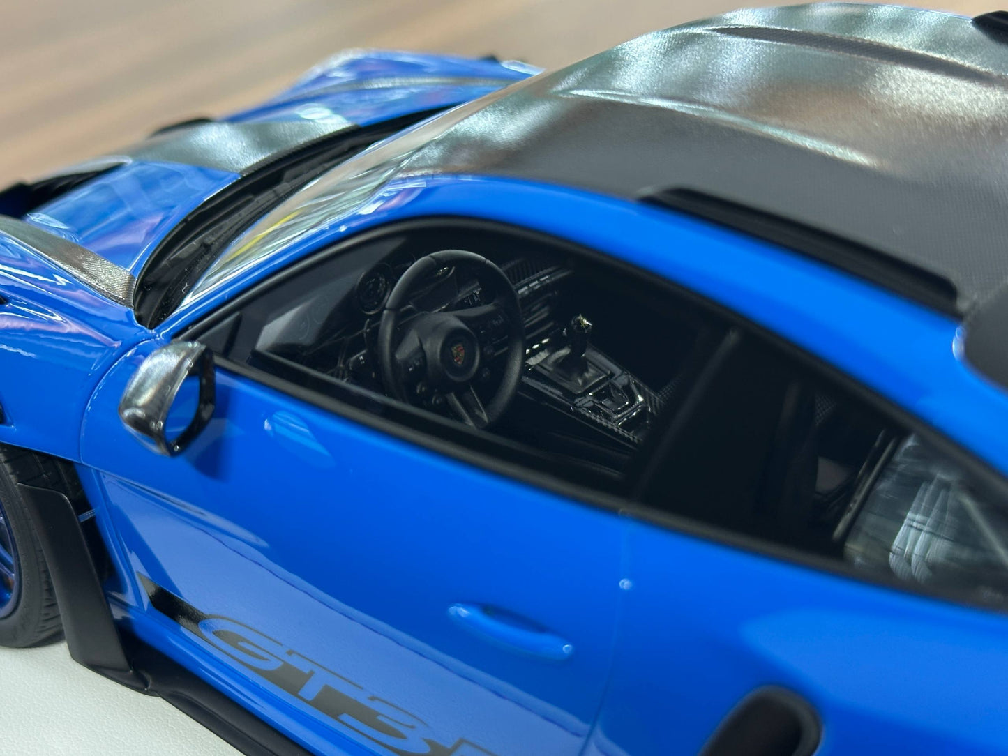 IVY Merit Porsche 911 GT3 RS (992) – Shark Blue / Blue Wheel Rim – 1:18 Resin Model ( Limited 15 pcs)