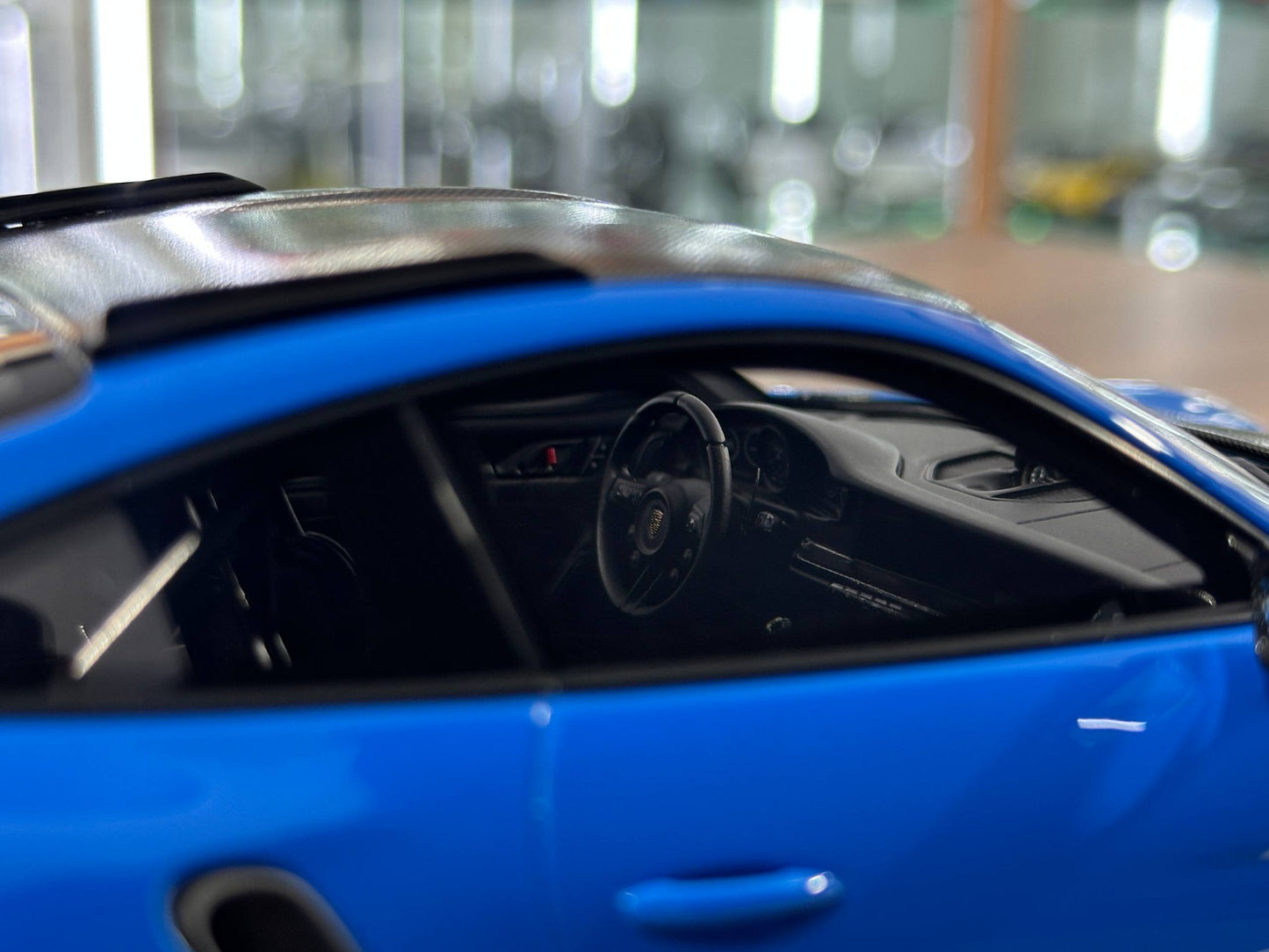 IVY Merit Porsche 911 GT3 RS (992) – Shark Blue / Blue Wheel Rim – 1:18 Resin Model ( Limited 15 pcs)