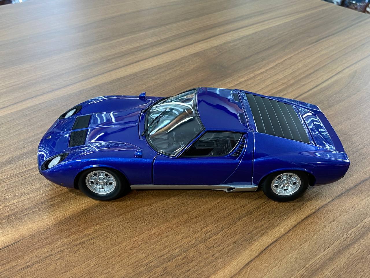 Lamborghini Miura P400 1:18 Diecast Model – Blue Metallic | KYOSHO