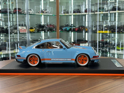Porsche Singer DLS resin model car – Ivy Image 1:12 Gulf Blue with opening back engine hood Dubai edition