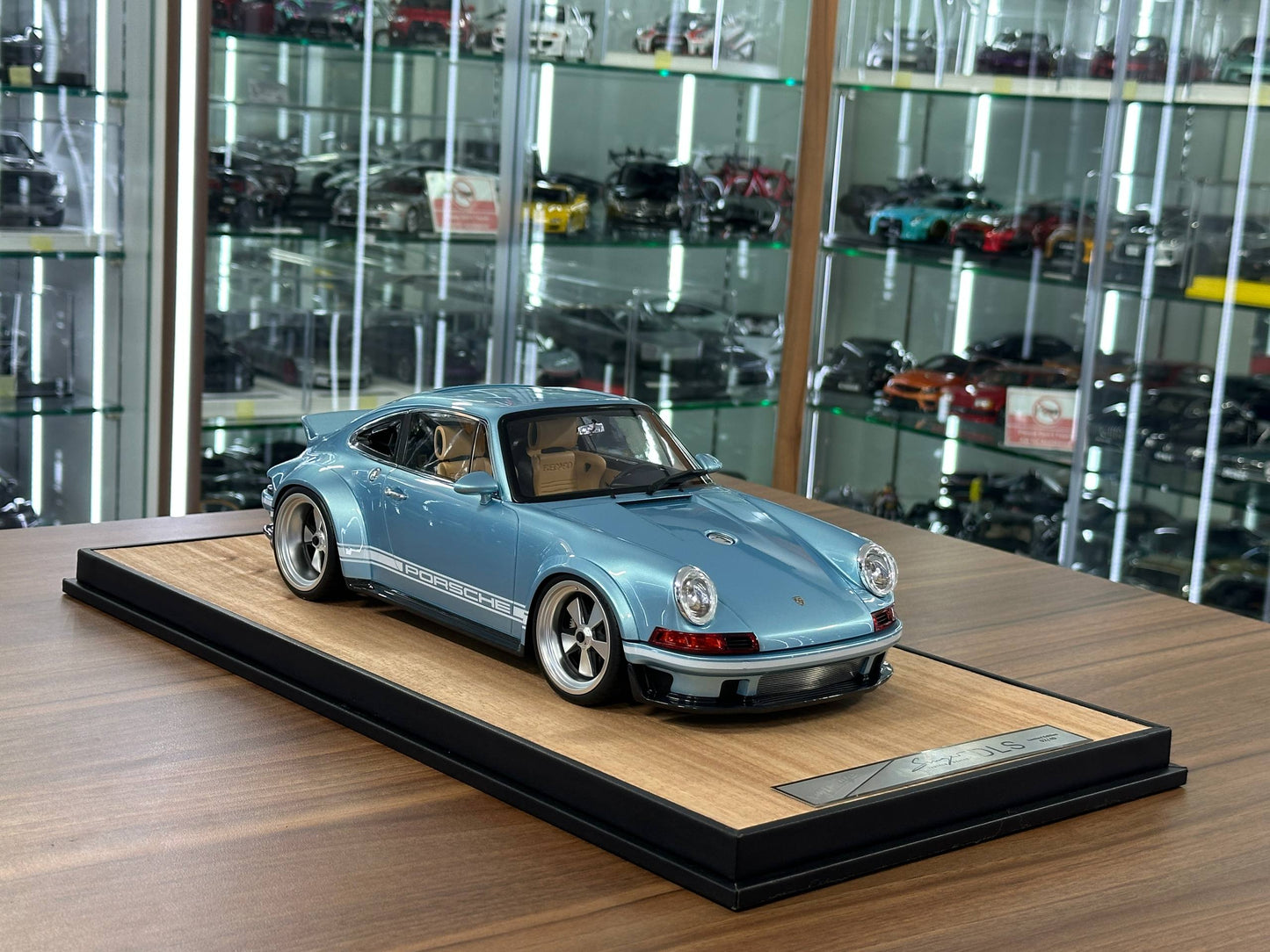 1/12 Resin Porsche Singer DLS – Ivy Image Models in Ice Blue