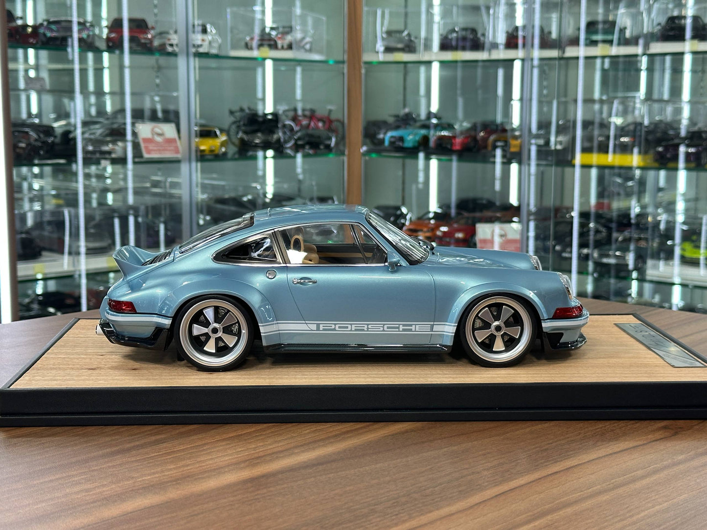1/12 Resin Porsche Singer DLS – Ivy Image Models in Ice Blue