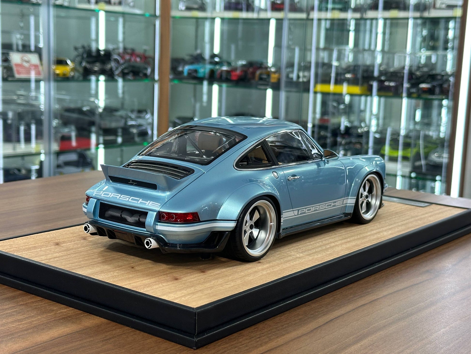 1/12 Resin Porsche Singer DLS – Ivy Image Models in Ice Blue