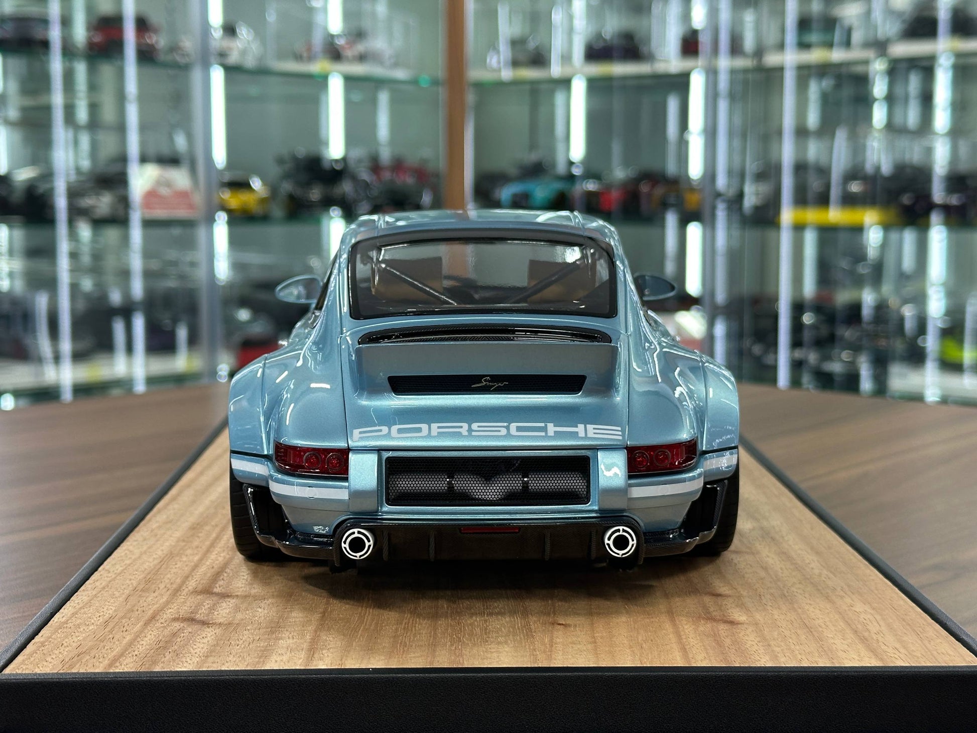 1/12 Resin Porsche Singer DLS – Ivy Image Models in Ice Blue