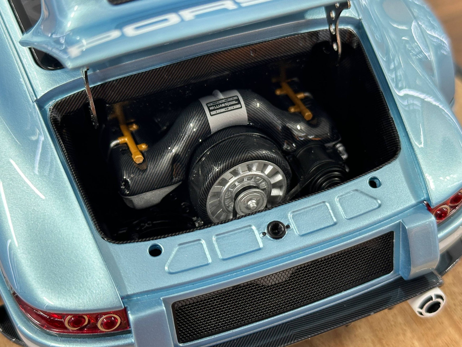 1/12 Resin Porsche Singer DLS – Ivy Image Models in Ice Blue