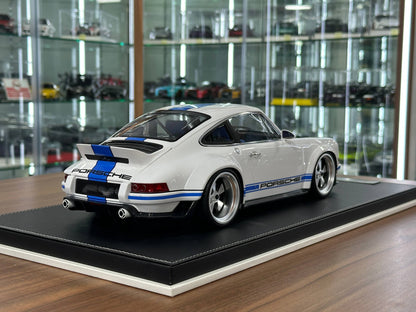 1/12 Resin Porsche Singer DLS – Ivy Image Models (White with Blue Stripe)