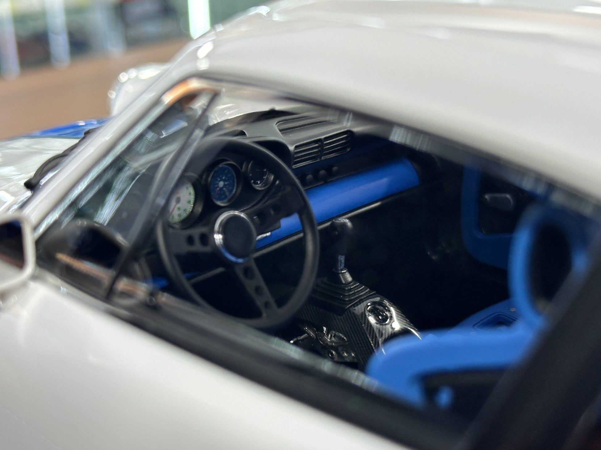 1/12 Resin Porsche Singer DLS – Ivy Image Models (White with Blue Stripe)