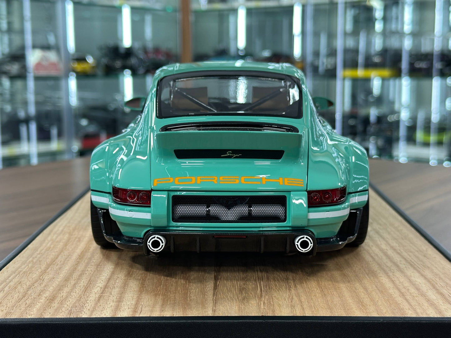 1/12 Resin Porsche Singer DLS – Ivy Image Models (Tiffany)