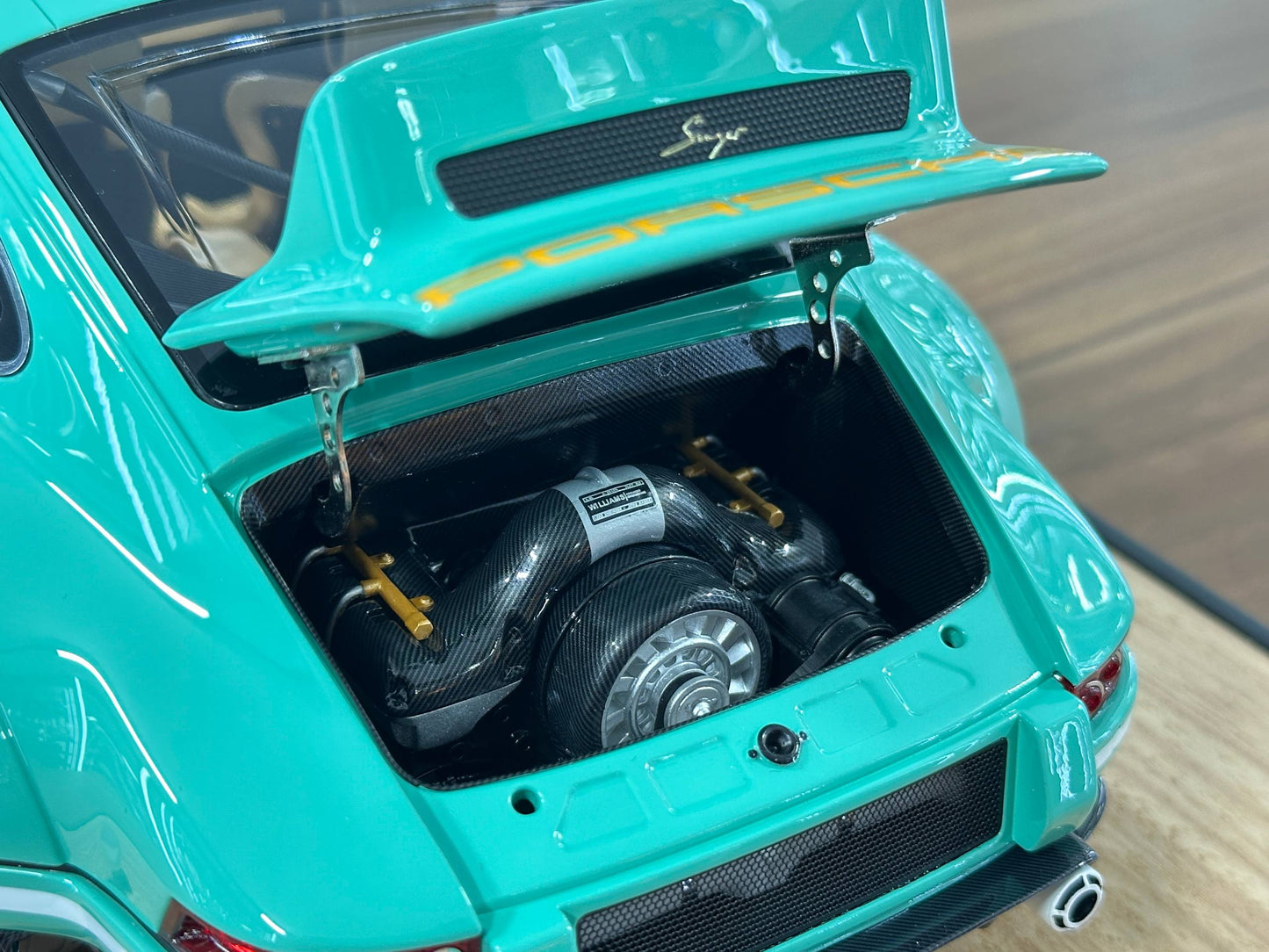 1/12 Resin Porsche Singer DLS – Ivy Image Models (Tiffany)