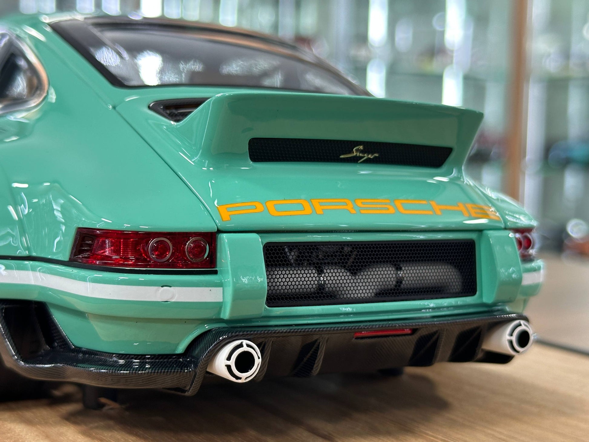 1/12 Resin Porsche Singer DLS – Ivy Image Models (Tiffany)