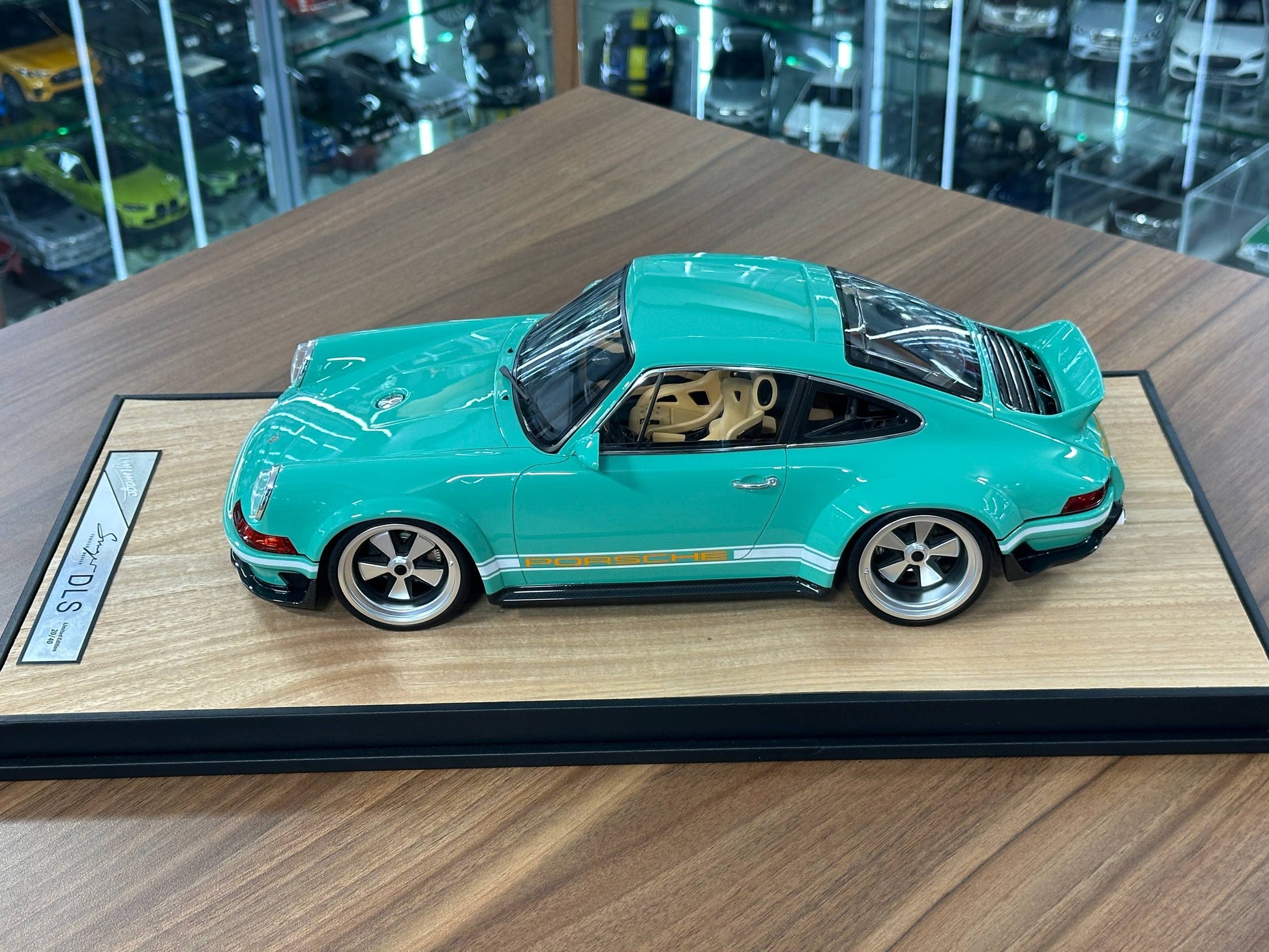 1/12 Resin Porsche Singer DLS – Ivy Image Models (Tiffany)