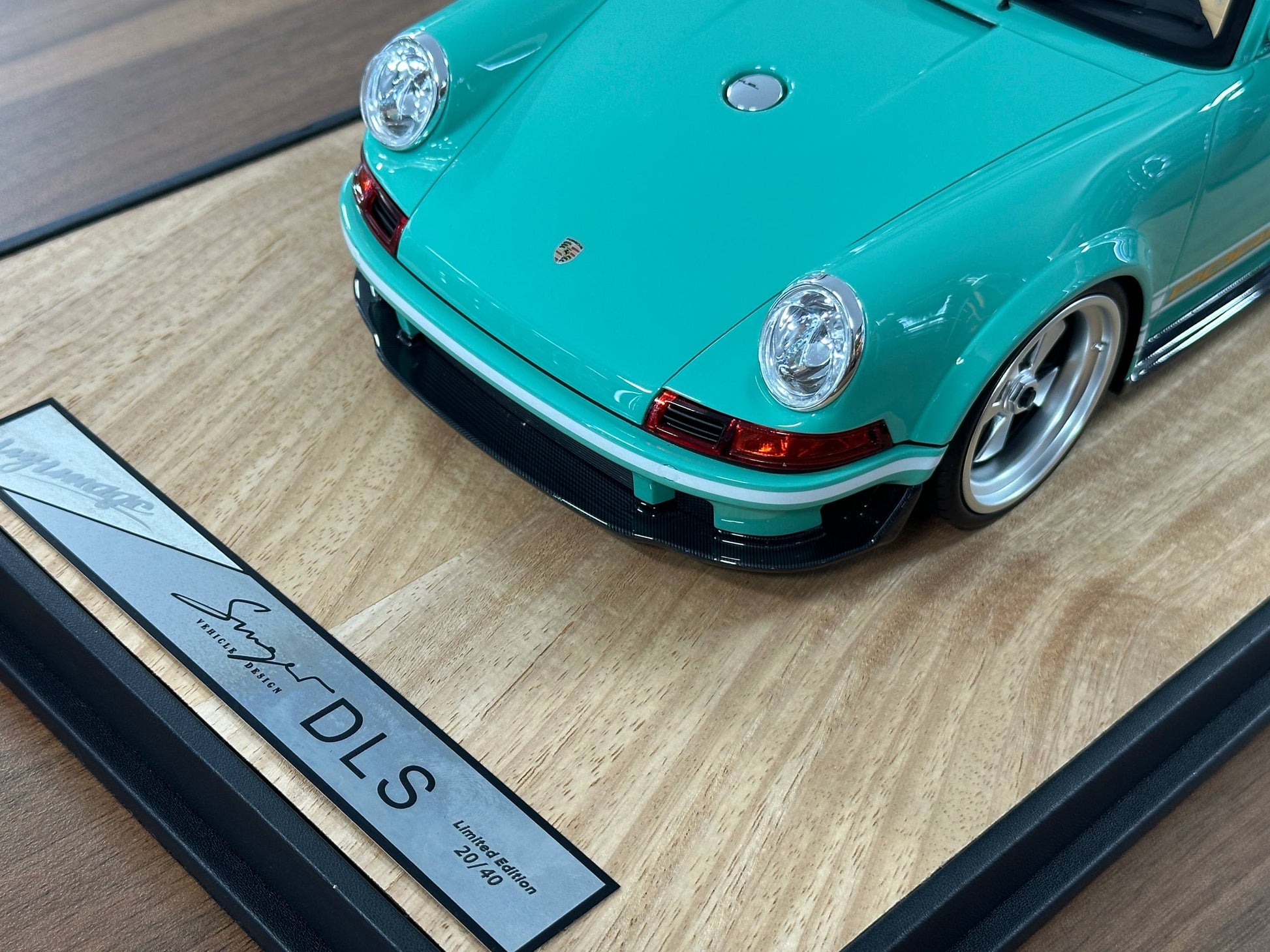 1/12 Resin Porsche Singer DLS – Ivy Image Models (Tiffany)
