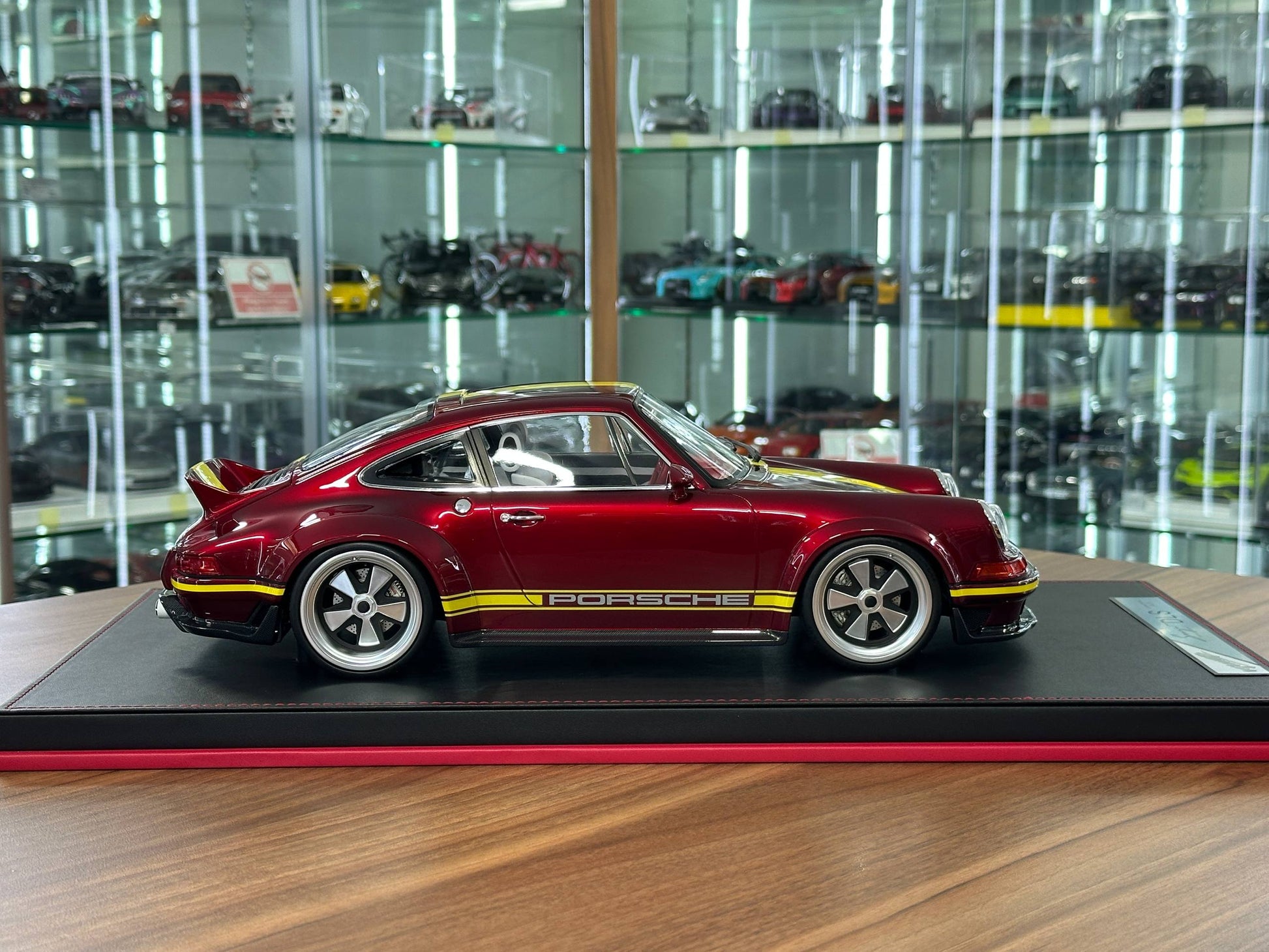 1/12 Resin Porsche Singer DLS – Ivy Image Models (Red with Yellow Stripe)
