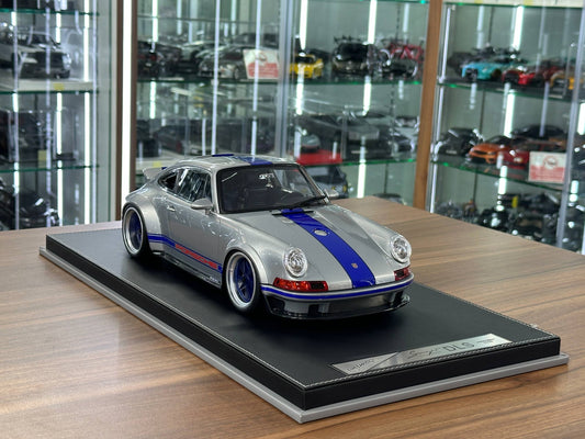 1/12 Resin Porsche Singer DLS – Ivy Image Models (Silver with Blue Stripe)