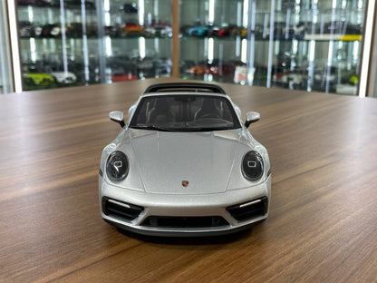 Minichamps Porsche 911 Targa 4 GTS 1:18 diecast model in GT Silver – static collectible for Dubai collectors