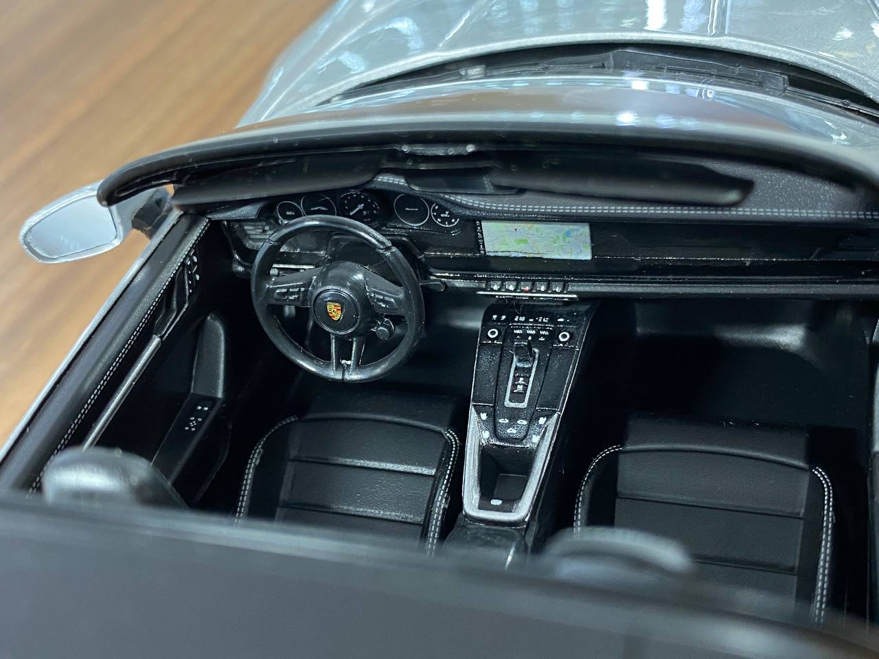 Minichamps Porsche 911 Targa 4 GTS 1:18 diecast model in GT Silver – static collectible for Dubai collectors