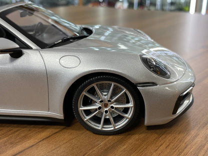 Minichamps Porsche 911 Targa 4 GTS 1:18 diecast model in GT Silver – static collectible for Dubai collectors