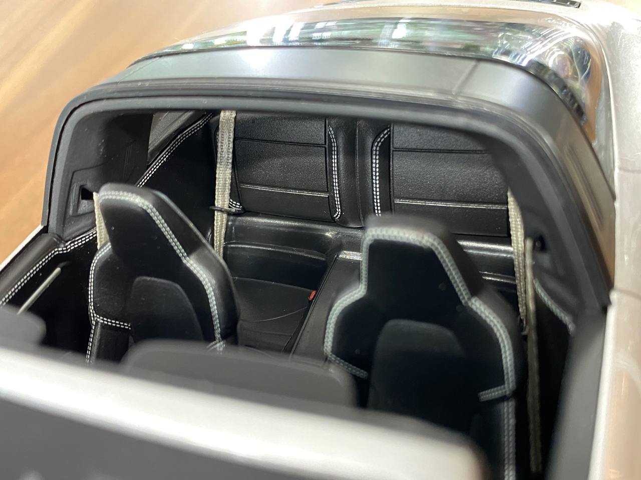 Minichamps Porsche 911 Targa 4 GTS 1:18 diecast model in GT Silver – static collectible for Dubai collectors