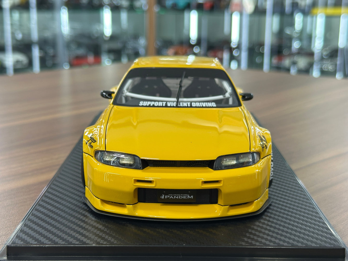1/18 Resin Ignition Model Nissan Skyline GT-R R33 Pandem – Yellow