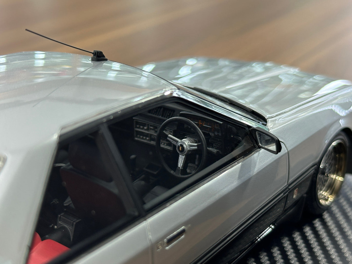 1/18 Resin Ignition Model Nissan Skyline GT-R RS-Turbo R30 – Silver/Black