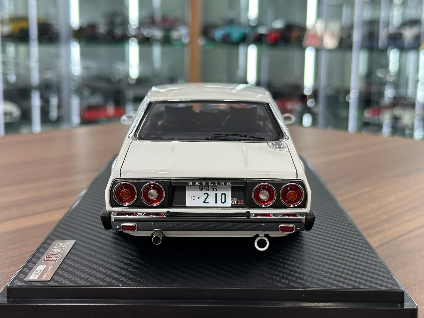 1/18 Resin Ignition Model Nissan Skyline 2000 GT-ES C210 – White