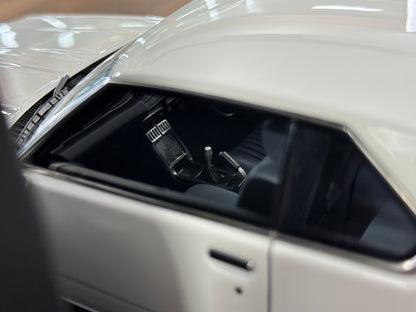 1/18 Resin Ignition Model Nissan Skyline 2000 GT-ES C210 – White