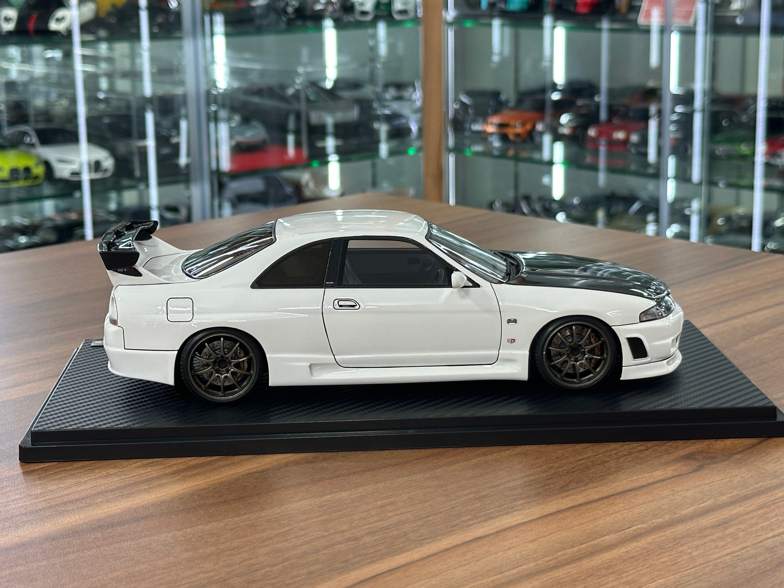 Nissan Skyline GT-R BCN R33 White 1/18 Resin Model – dturman.com