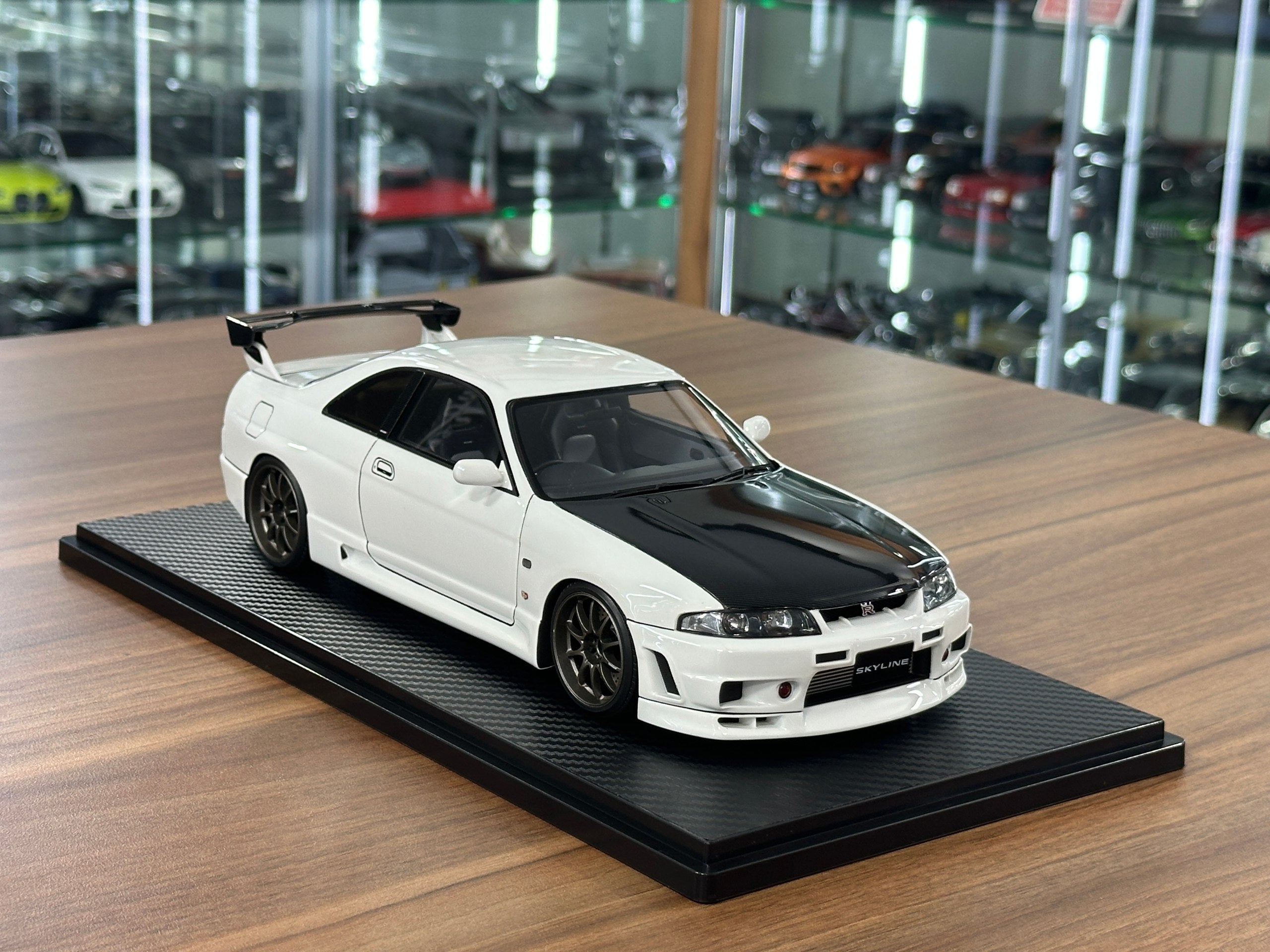 Nissan Skyline GT-R BCN R33 White 1/18 Resin Model – dturman.com