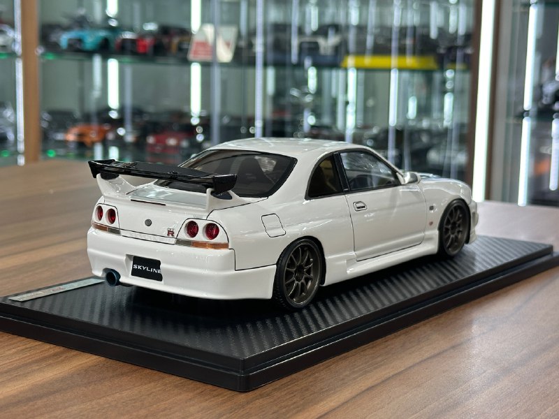 Nissan Skyline GT-R BCN R33 White 1/18 Resin Model – dturman.com