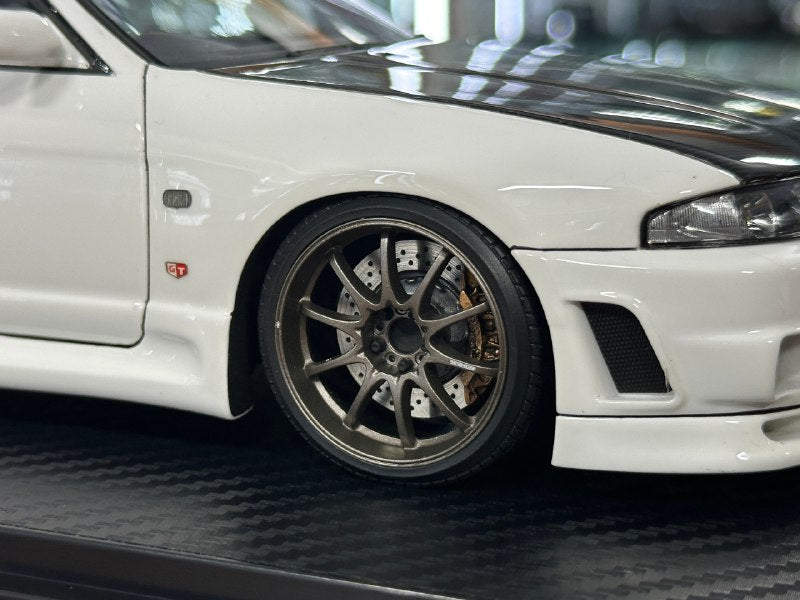 Nissan Skyline GT-R BCN R33 White 1/18 Resin Model – dturman.com