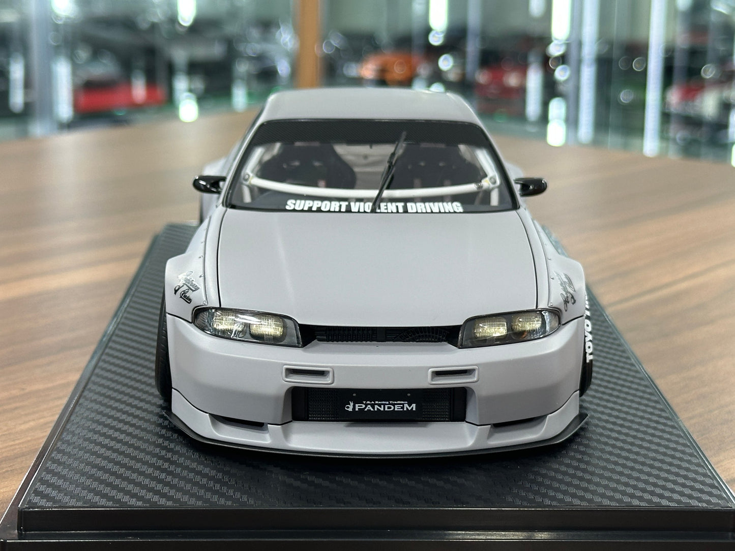 1/18 Resin Ignition Model Nissan Skyline GT-R BCN R33 Pandem – Matte Gray