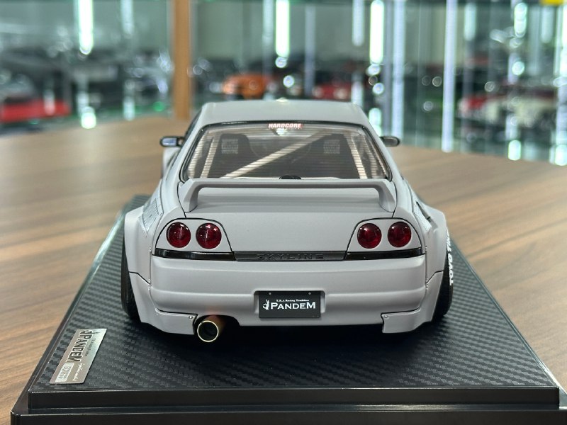 イグニッションモデル　1/18パンデム　GTR R33 シルバー 1:18 Nissan Skyline GT-R R33 PANDEM - Gun Metallic Grey -- Ignition Mo