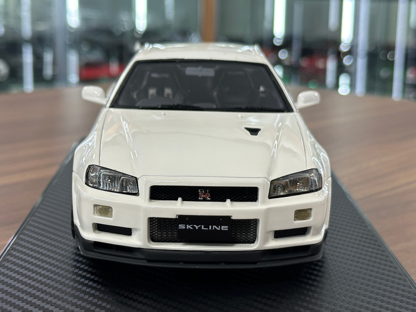 1/18 Resin Ignition Model Nissan Skyline GT-R V-Spec II BN R34 – White