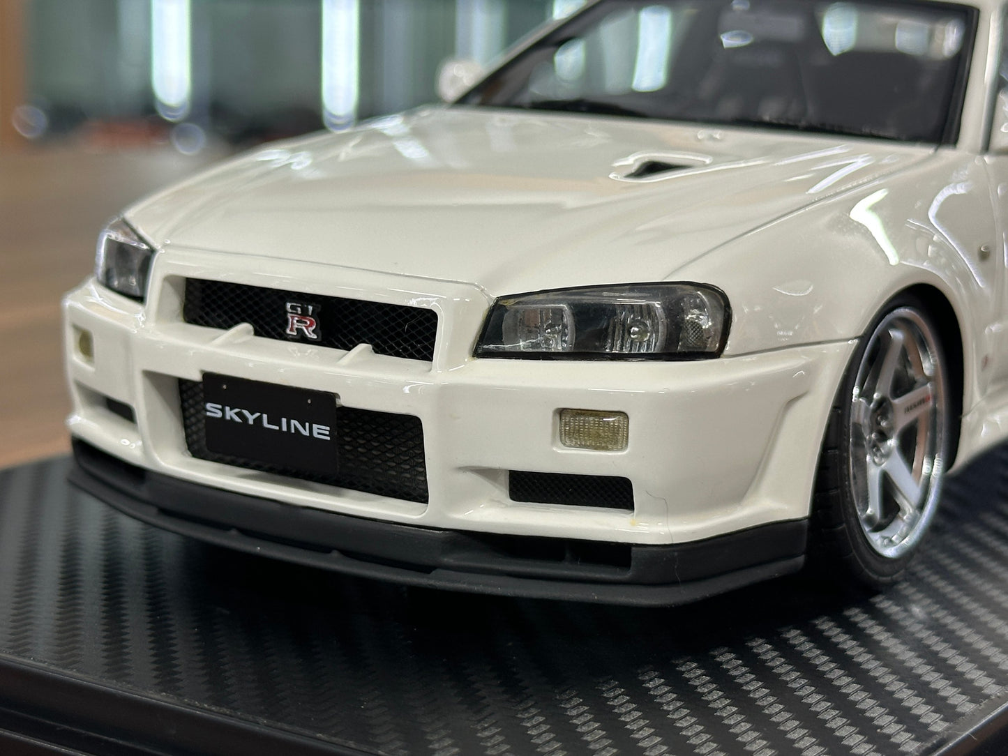 1/18 Resin Ignition Model Nissan Skyline GT-R V-Spec II BN R34 – White