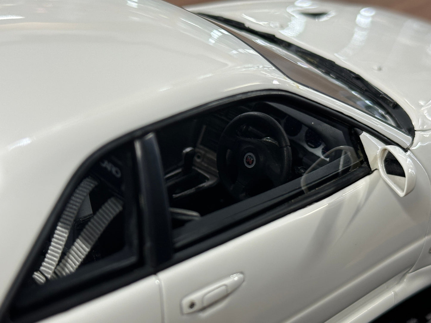 1/18 Resin Ignition Model Nissan Skyline GT-R V-Spec II BN R34 – White