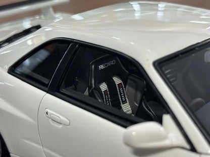 1/18 Resin Ignition Model Nissan Skyline GT-R V-Spec II BN R34 – White
