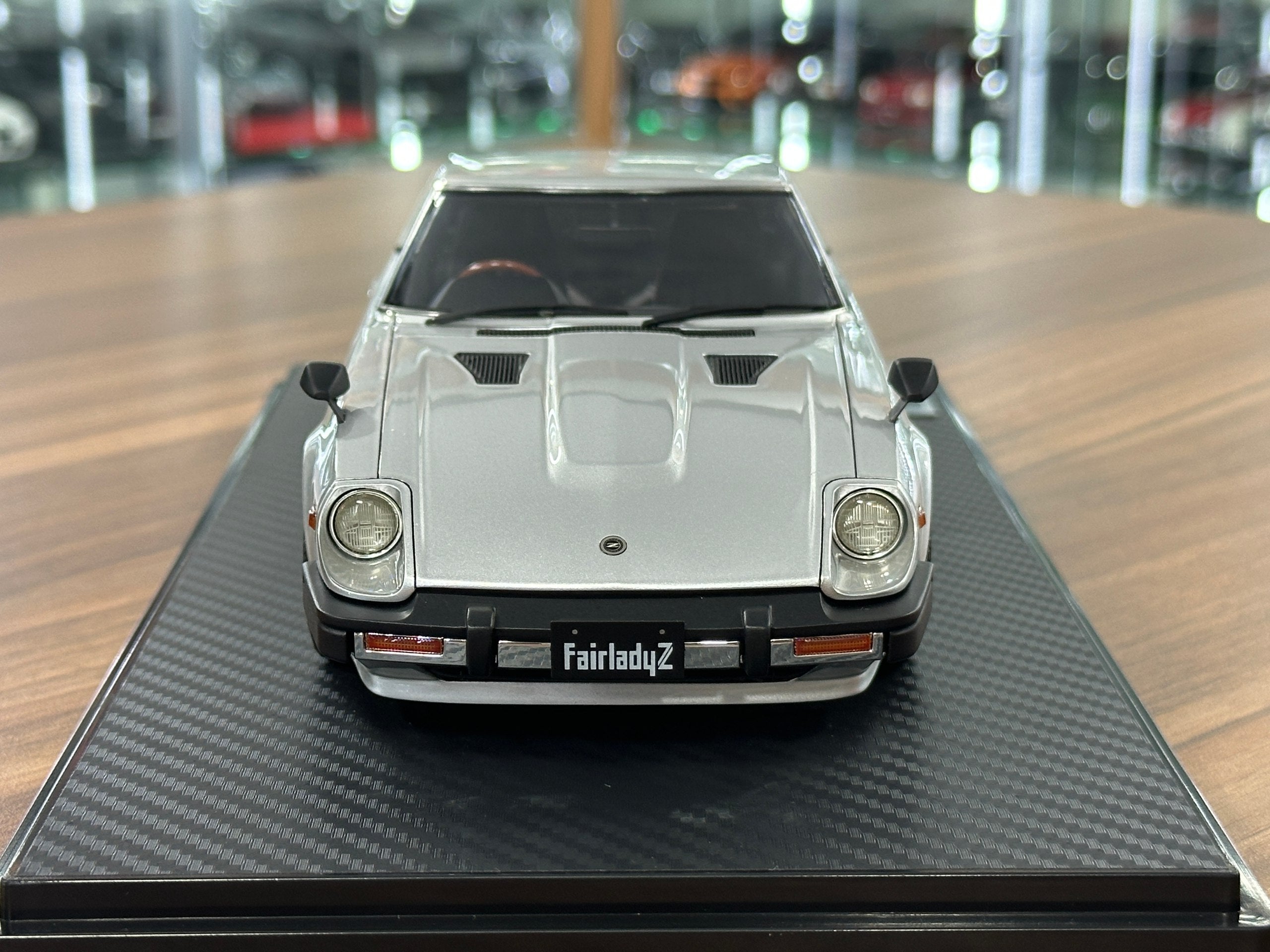 マンハッタン Fairlady Z S130 1/18 ブラック/シルバー Ignition Model 1:18 Nissan Fairlady Z (S130) in Black / Silver