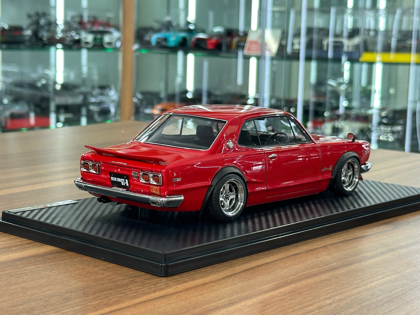 1/18 Resin Ignition Model Nissan Skyline 2000 GT-R KPGC10 – Red
